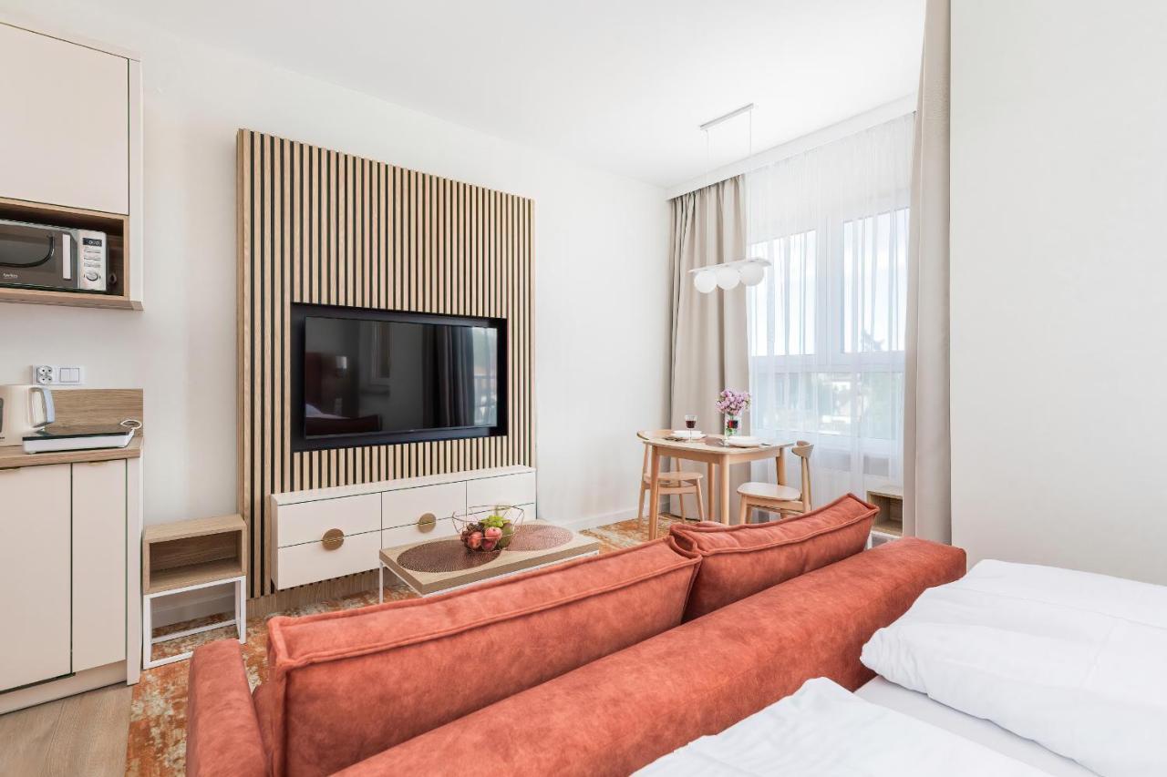 Rent Like - Bel Mare F527 *